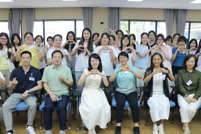 本次活动由院长助理魏迅鸿老师主持